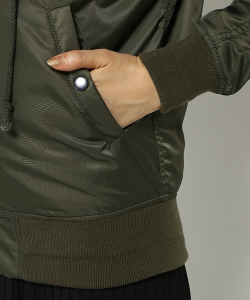 VENCEEXCHANGE（ヴァンスエクスチェンジ）の「Ｎ２-Ｂジャケット（ミリタリージャケット・レディース・ブラック/オリーブ・LARGE/MEDIUM）」の6枚目の写真