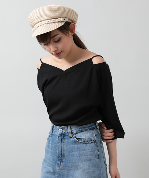 Denime（ドゥニーム）の「デザインショルダーブラウス（シャツ/ブラウス・レディース・オフホワイト/ライトピンク/ブラック・FREE）」の3枚目の写真