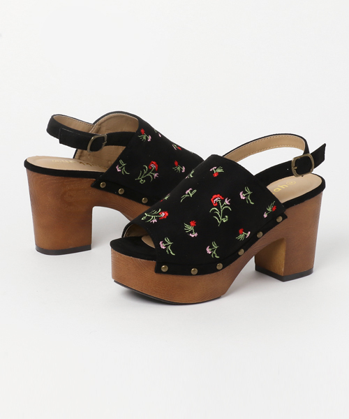 WEGO（ウィゴー）の「WEGO/刺繍ウッドタイプサンダル（サンダル・レディース・キャメル/レッド/ダークインディゴブルー/ブラック・LARGE/MEDIUM）」の8枚目の写真