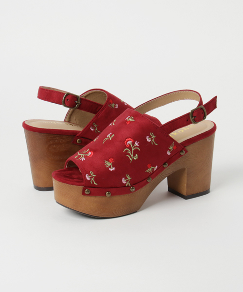 WEGO（ウィゴー）の「WEGO/刺繍ウッドタイプサンダル（サンダル・レディース・キャメル/レッド/ダークインディゴブルー/ブラック・LARGE/MEDIUM）」の11枚目の写真