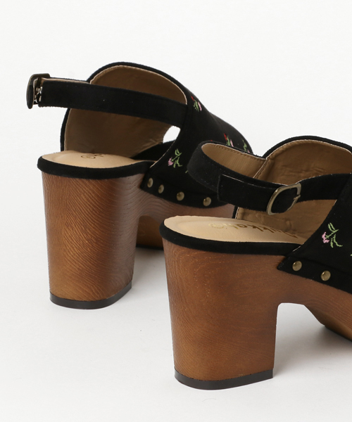 WEGO（ウィゴー）の「WEGO/刺繍ウッドタイプサンダル（サンダル・レディース・キャメル/レッド/ダークインディゴブルー/ブラック・LARGE/MEDIUM）」の7枚目の写真