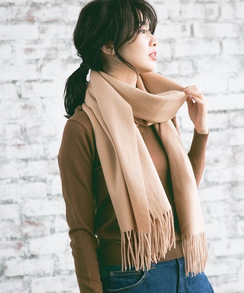 A part by(アパートバイ)の「カシミヤウールストール 763213 (ストール/ショール・レディース・ナチュラル/チャコールグレー/ブラック/ライトブルー/ライトパープル/オレンジ/ベージュ/ライトグレー・FREE)」の5枚目の写真