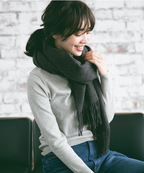 A part by(アパートバイ)の「カシミヤウールストール 763213 (ストール/ショール・レディース・ナチュラル/チャコールグレー/ブラック/ライトブルー/ライトパープル/オレンジ/ベージュ/ライトグレー・FREE)」の3枚目の写真