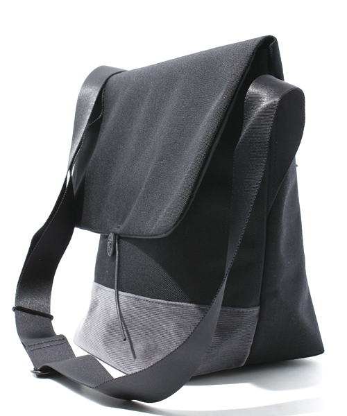 CAMPER カンペール COVES メッセンジャーバッグL（グレー） CAMPER（カンペール）の「COVES ナナメ掛けショルダーS