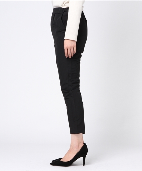 IGNIO（イグニオ）の「美シルエット ストレッチテーパードパンツ（その他パンツ・レディース・ブラック/ネイビー・M/S/LL/L）」の3枚目の写真
