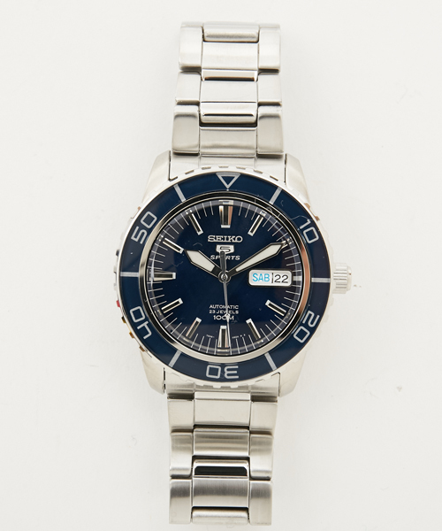 SEIKO(セイコー)の「SEIKO セイコー SEIKO5 自動巻き メタルバンド SNZH53K 155K 157K(アナログ腕時計・メンズ・ブラック×シルバー/ブラック×ゴールド/シルバー×ブルー・FREE)」の1枚目の写真