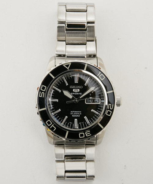 SEIKO(セイコー)の「SEIKO セイコー SEIKO5 自動巻き メタルバンド SNZH53K 155K 157K(アナログ腕時計・メンズ・ブラック×シルバー/ブラック×ゴールド/シルバー×ブルー・FREE)」の6枚目の写真