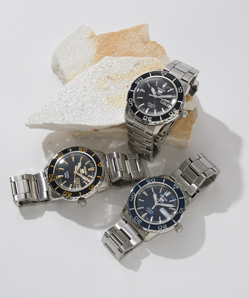 SEIKO(セイコー)の「SEIKO セイコー SEIKO5 自動巻き メタルバンド SNZH53K 155K 157K(アナログ腕時計・メンズ・ブラック×シルバー/ブラック×ゴールド/シルバー×ブルー・FREE)」の4枚目の写真