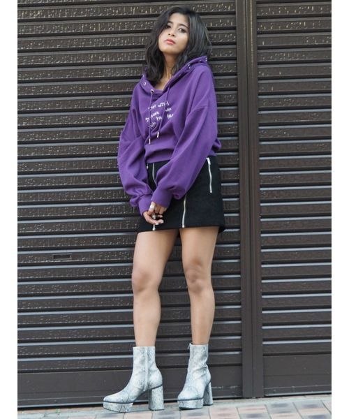EVRIS(エヴリス)の「フェイクパイソンチャンキーヒールブーツ(ブーツ・レディース・ホワイト/レッド/ブラウン・SMALL/MEDIUM/LARGE)」の15枚目の写真