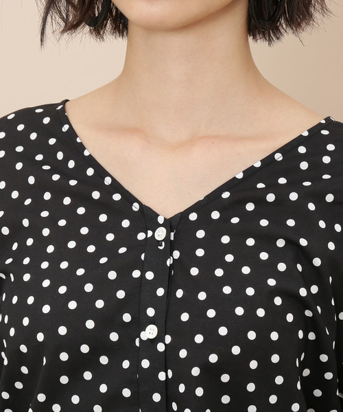 ADAM ET ROPE'（アダムエロペ）の「シャーリングショルダーブラウス（シャツ/ブラウス・レディース・ブラック/ブラウン/グレー系その他・FREE）」の11枚目の写真