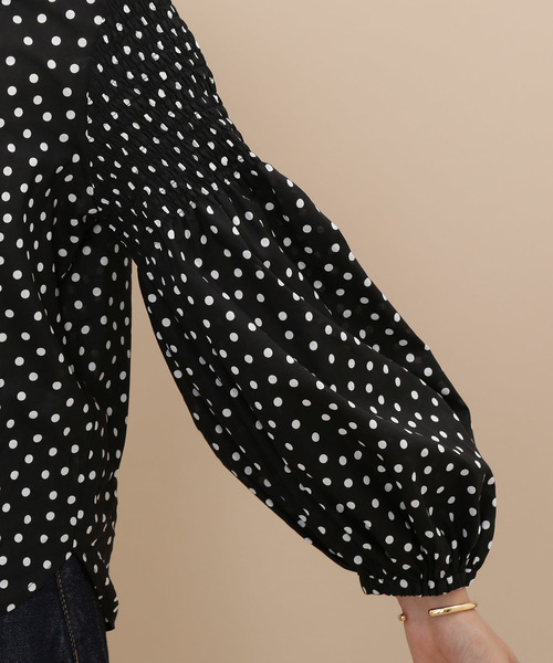 ADAM ET ROPE'（アダムエロペ）の「シャーリングショルダーブラウス（シャツ/ブラウス・レディース・ブラック/ブラウン/グレー系その他・FREE）」の13枚目の写真