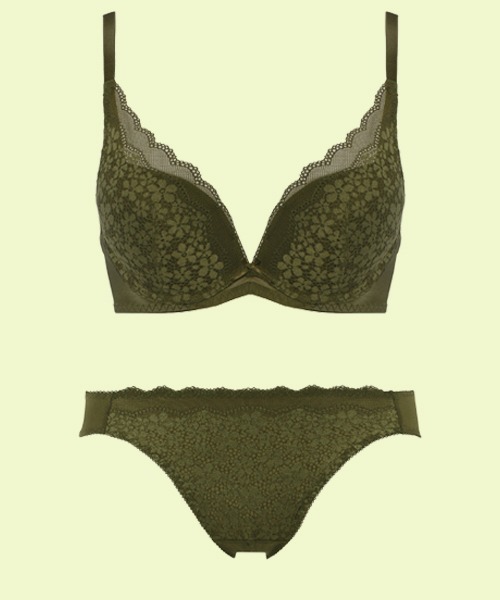 ゆめ セール】デイジーレース 夢みるブラ DeepV ブラ＆ショーツセット【B,C