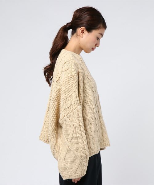 Curensology（カレンソロジー）の「ケーブルニット（ニット/セーター・レディース・ダークブラウン/オフホワイト・FREE）」の3枚目の写真