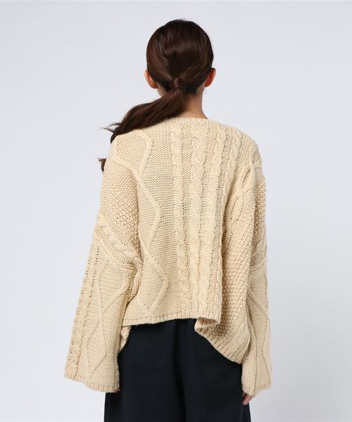 Curensology（カレンソロジー）の「ケーブルニット（ニット/セーター・レディース・ダークブラウン/オフホワイト・FREE）」の4枚目の写真