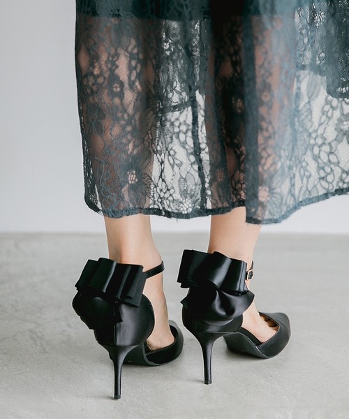 A part by(アパートバイ)の「サテンリボンパンプス 818500(パンプス・レディース・ブラック/ベージュ・MEDIUM/LARGE)」の2枚目の写真