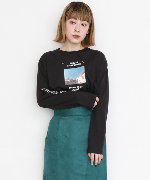 KBF(ケイビーエフ)の「フォトプリントロゴロンTシャツ(Tシャツ/カットソー)」 - WEAR KBF(ケイビーエフ)の「フォトプリントロゴロンTシャツ(Tシャツ/カットソー)」 - WEAR