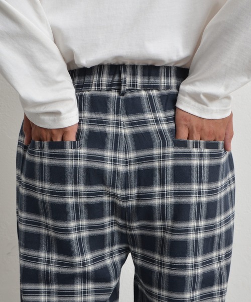 MinoriTY(マイノリティ)の「【MinoriTY】ワイドテーパードパンツ スラックス メンズ チノパン チェック 無地 カジュアルパンツ(スラックス・メンズ・ネイビー/ブラック系その他/グレー系その他/グレー/ブラウン/ブラック/ワイン/ブルー系その他/グリーン系その他/ブラウン系その他/ライトグレー/モカ・M/L/XL/S)」の16枚目の写真