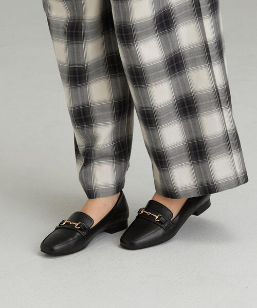 green label relaxing（グリーンレーベルリラクシング）の「★CFC スクエア ビットローファー(2cmヒール)（ローファー・レディース・ブラック/ブラウン/その他1・25cm/23cm/24.5cm/22.5cm/24cm/23.5cm/22cm）」の4枚目の写真