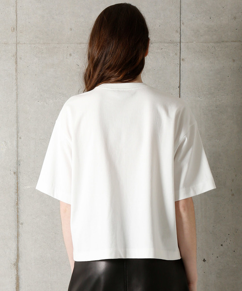 HUGO（ヒューゴ）の「ウィメンズ ボックスシルエット HUGOリバースロゴ Tシャツ（Tシャツ/カットソー・レディース・ホワイト/イエロー・XS/S/M/L）」の3枚目の写真