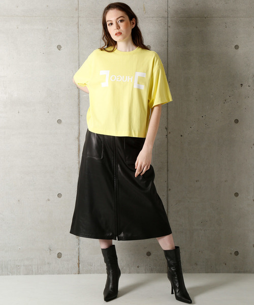 HUGO（ヒューゴ）の「ウィメンズ ボックスシルエット HUGOリバースロゴ Tシャツ（Tシャツ/カットソー・レディース・ホワイト/イエロー・XS/S/M/L）」の8枚目の写真