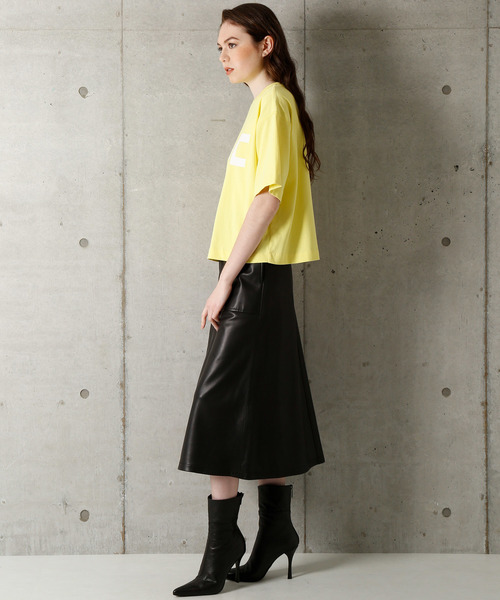 HUGO（ヒューゴ）の「ウィメンズ ボックスシルエット HUGOリバースロゴ Tシャツ（Tシャツ/カットソー・レディース・ホワイト/イエロー・XS/S/M/L）」の7枚目の写真