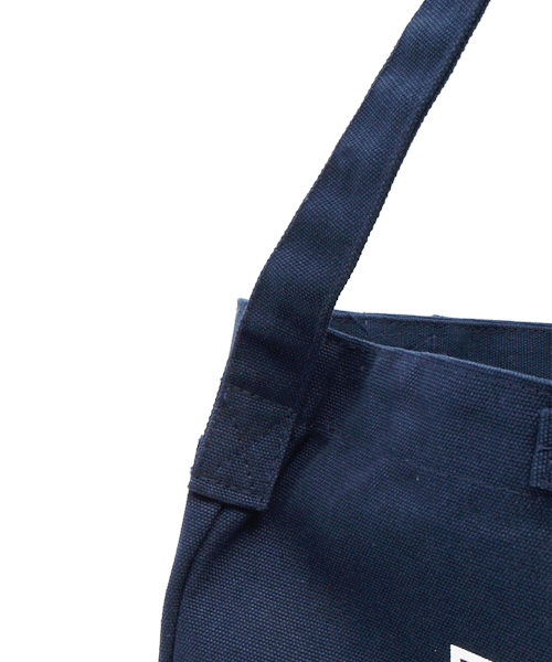 WEGO（ウィゴー）の「WEGO/NYロゴショルダーバッグ（ショルダーバッグ・メンズ・ホワイト/ブラック/ネイビー・FREE）」の9枚目の写真