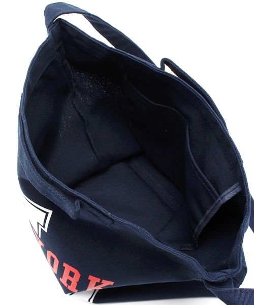 WEGO（ウィゴー）の「WEGO/NYロゴショルダーバッグ（ショルダーバッグ・メンズ・ホワイト/ブラック/ネイビー・FREE）」の4枚目の写真