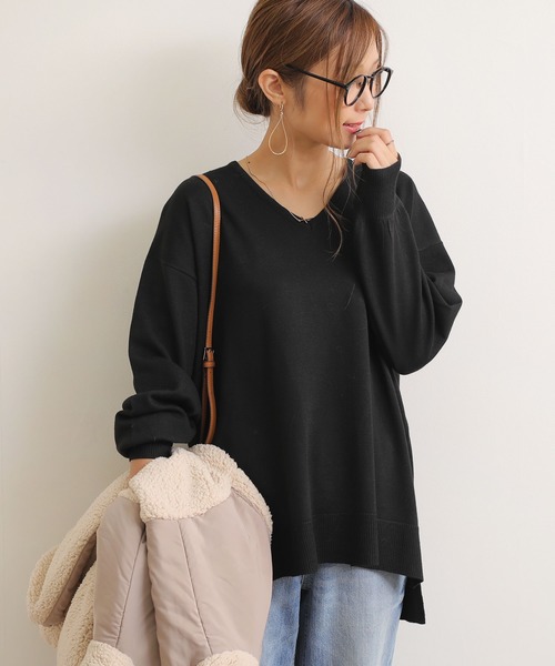 andme(アンドミー)の「オーバーサイズVネック長袖ニットトップス(ニット/セーター・レディース・ベージュ/モカ/ホワイト/ブラック/グレー・M)」の3枚目の写真