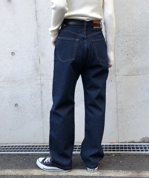 PAGEBOY(ページボーイ)の「【新色追加】クラシックストレート(デニムパンツ・レディース・オフホワイト/インディゴブルー/ブルー/ライトベージュ/ダークインディゴブルー/サックスブルー/ブラック系その他・24inch/25inch/26inch/27inch)」の11枚目の写真
