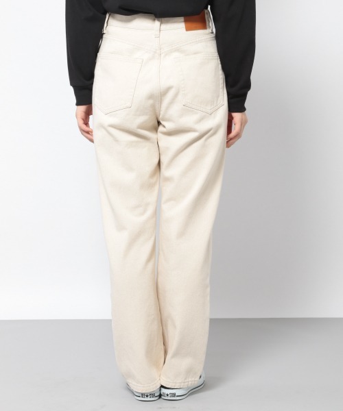 PAGEBOY(ページボーイ)の「【新色追加】クラシックストレート(デニムパンツ・レディース・オフホワイト/インディゴブルー/ブルー/ライトベージュ/ダークインディゴブルー/サックスブルー/ブラック系その他・24inch/25inch/26inch/27inch)」の16枚目の写真