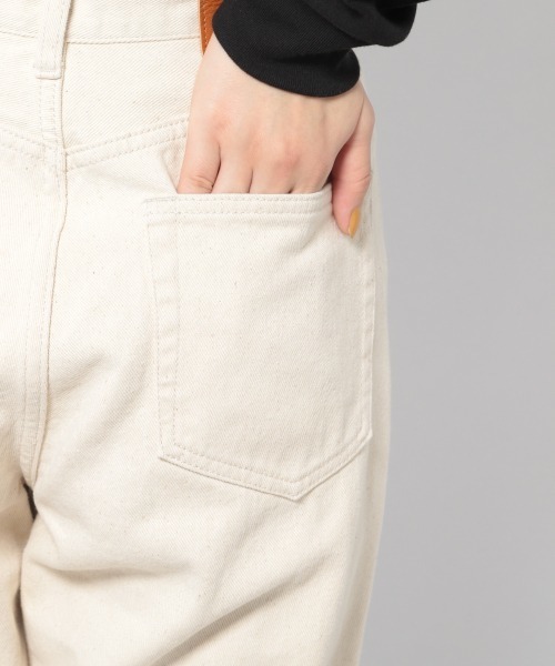 PAGEBOY(ページボーイ)の「【新色追加】クラシックストレート(デニムパンツ・レディース・オフホワイト/インディゴブルー/ブルー/ライトベージュ/ダークインディゴブルー/サックスブルー/ブラック系その他・24inch/25inch/26inch/27inch)」の21枚目の写真