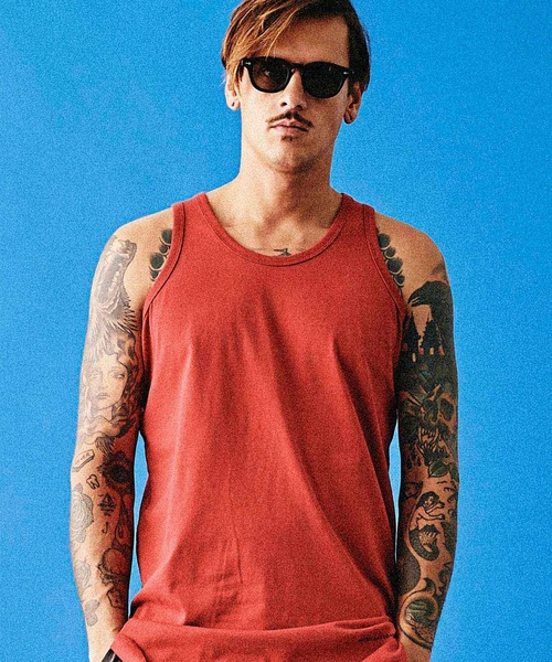 MSML(エムエスエムエル)の「LONG TANK TOP(タンクトップ・メンズ・カーキ/レッド/ホワイト/ブラック・SMALL/MEDIUM/LARGE)」の1枚目の写真