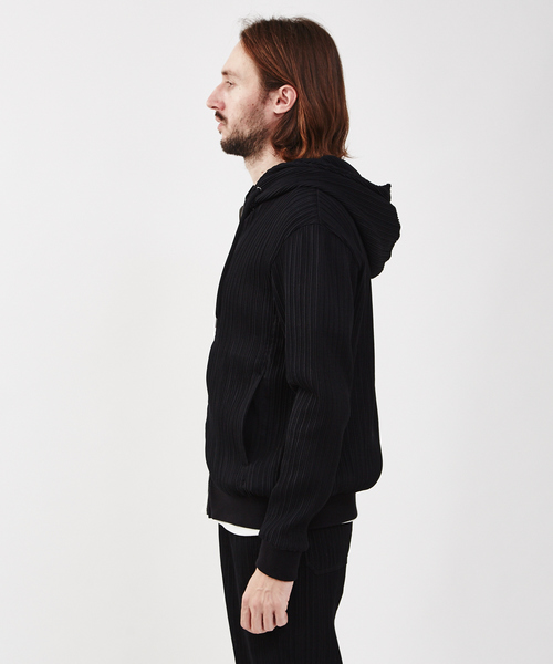 5351 POUR LES HOMMES(ゴーサンゴーイチプールオム)の「セットアップ対応 プリーツブルーゼトラックパーカー(パーカー・メンズ・ブラック・44/46/48/50)」の14枚目の写真