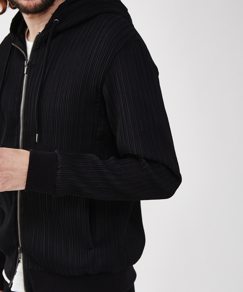 5351 POUR LES HOMMES(ゴーサンゴーイチプールオム)の「セットアップ対応 プリーツブルーゼトラックパーカー(パーカー・メンズ・ブラック・44/46/48/50)」の11枚目の写真