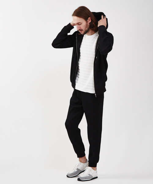 5351 POUR LES HOMMES(ゴーサンゴーイチプールオム)の「セットアップ対応 プリーツブルーゼトラックパーカー(パーカー・メンズ・ブラック・44/46/48/50)」の3枚目の写真