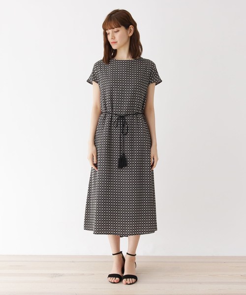 大きいサイズあり 13号 15号 タッセルベルトつき総柄ワンピース