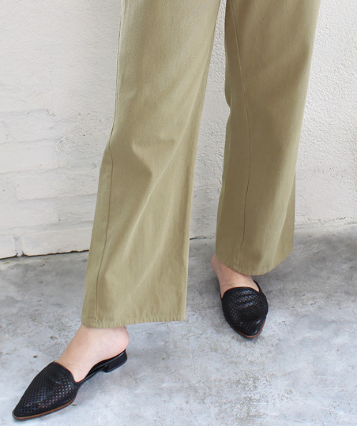 MODE ROBE(モードローブ)の「ルーズストレートパンツ(その他パンツ・レディース・ベージュ/アイボリー/カーキ・FREE)」の18枚目の写真
