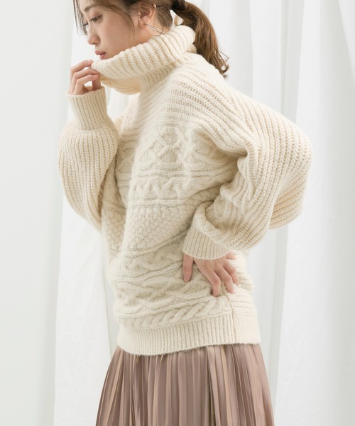 Ambre Neige(アンブルネージュ)の「ドルマンケーブルニット/【WEB/EC限定商品】(ニット/セーター・レディース・オフホワイト/モカ・FREE)」の3枚目の写真