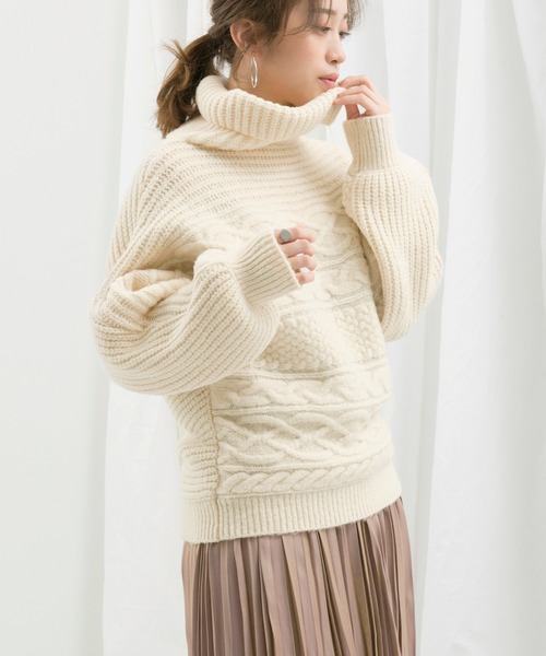 Ambre Neige(アンブルネージュ)の「ドルマンケーブルニット/【WEB/EC限定商品】(ニット/セーター・レディース・オフホワイト/モカ・FREE)」の4枚目の写真