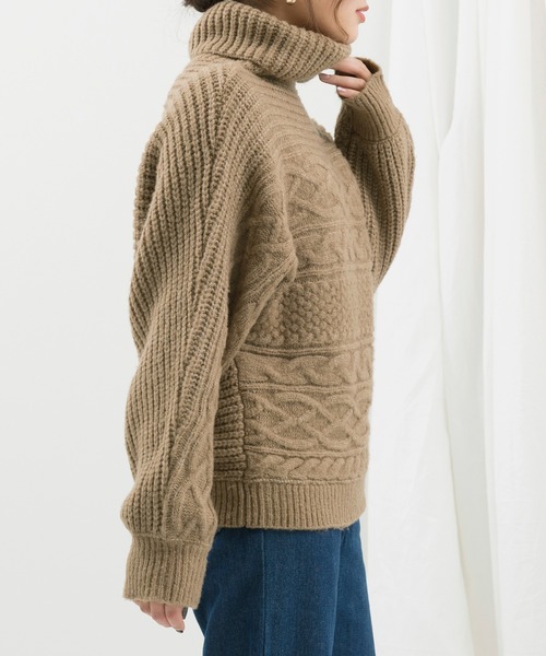 Ambre Neige(アンブルネージュ)の「ドルマンケーブルニット/【WEB/EC限定商品】(ニット/セーター・レディース・オフホワイト/モカ・FREE)」の8枚目の写真