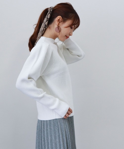 archives（アルシーヴ）の「ボトルネックリブニットプルオーバー（ニット/セーター・レディース・チャコールグレー/オフホワイト/マスタード/ピンクベージュ・MEDIUM）」の2枚目の写真