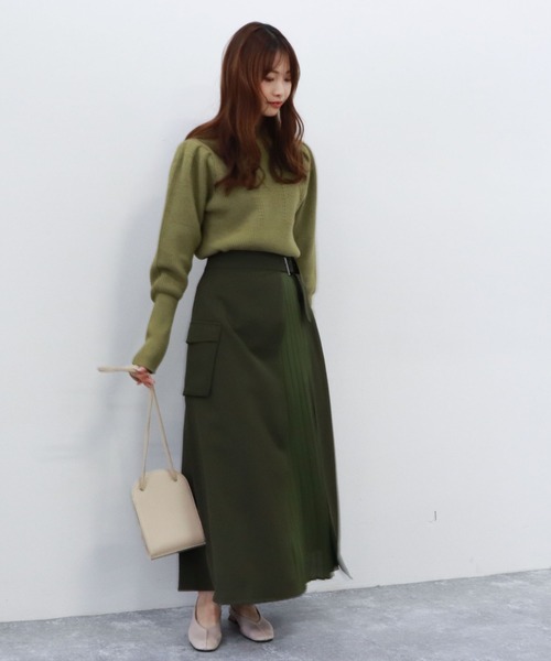 archives（アルシーヴ）の「ボトルネックリブニットプルオーバー（ニット/セーター・レディース・チャコールグレー/オフホワイト/マスタード/ピンクベージュ・MEDIUM）」の6枚目の写真