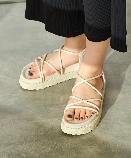 COLONY 2139（コロニートゥーワンスリーナイン）の「ストラップスポーツサンダル（サンダル・レディース・ブラック/ベージュ/カーキ/アイボリー・22.5cm/23.5cm/24.5cm）」の8枚目の写真