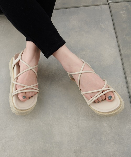 COLONY 2139（コロニートゥーワンスリーナイン）の「ストラップスポーツサンダル（サンダル・レディース・ブラック/ベージュ/カーキ/アイボリー・22.5cm/23.5cm/24.5cm）」の20枚目の写真