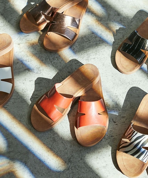 LEPSIM（レプシィム）の「フラットソフトサンダル　925184（サンダル・レディース・ブラック/オフホワイト/オレンジ/ゼブラ/ガンメタ/イエロー・SMALL/MEDIUM/LARGE）」の14枚目の写真