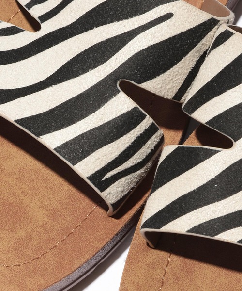 LEPSIM（レプシィム）の「フラットソフトサンダル　925184（サンダル・レディース・ブラック/オフホワイト/オレンジ/ゼブラ/ガンメタ/イエロー・SMALL/MEDIUM/LARGE）」の9枚目の写真