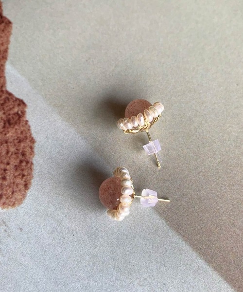 LUON(ルオン)の「LUON/ストーンパールピアス(ピアス(両耳用)・レディース・パープル/ピンク/ブルー・FREE)」の4枚目の写真