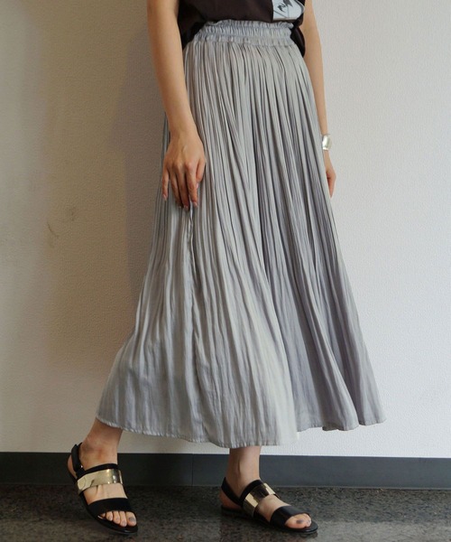 NICOLE white(ニコルホワイト)の「ヴィンテージサテン消しプリーツロングスカート(スカート・レディース・マスタード/ライトグレー/ブルー/ピンク/ブラウン・FREE)」の1枚目の写真