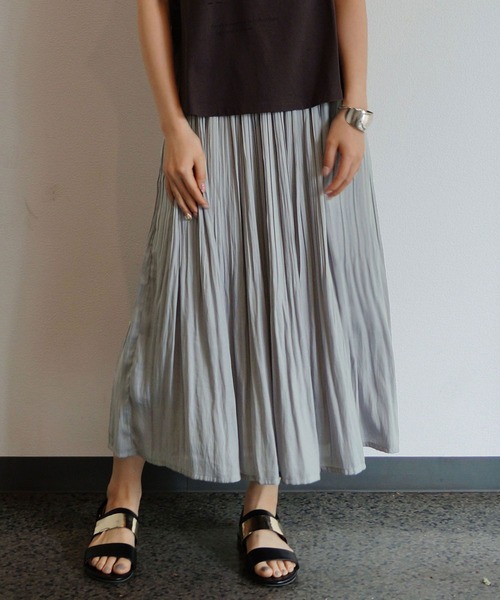NICOLE white(ニコルホワイト)の「ヴィンテージサテン消しプリーツロングスカート(スカート・レディース・マスタード/ライトグレー/ブルー/ピンク/ブラウン・FREE)」の9枚目の写真