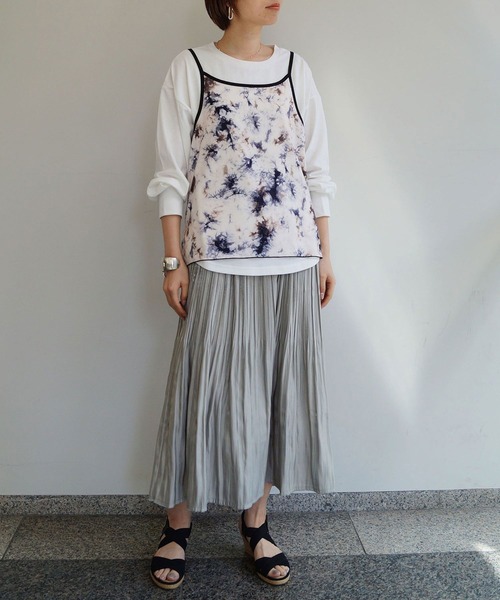 NICOLE white(ニコルホワイト)の「ヴィンテージサテン消しプリーツロングスカート(スカート・レディース・マスタード/ライトグレー/ブルー/ピンク/ブラウン・FREE)」の19枚目の写真